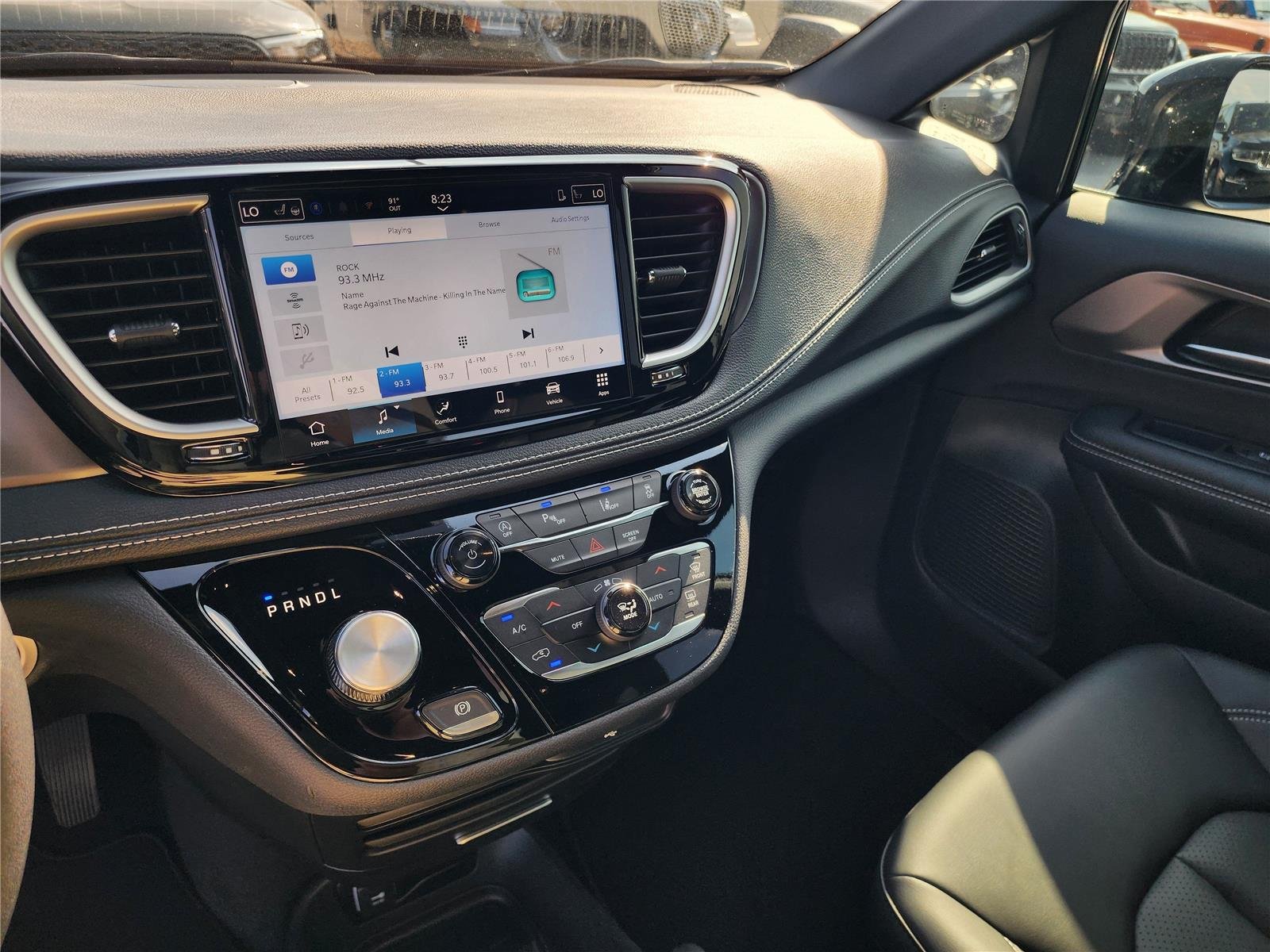 2026 Chrysler Pacifica Select - Photo 11