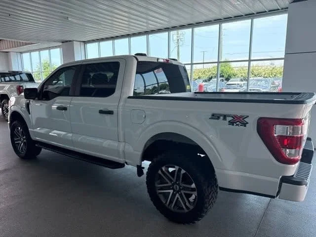 Used 2021 Oxford White Ford XL image 8