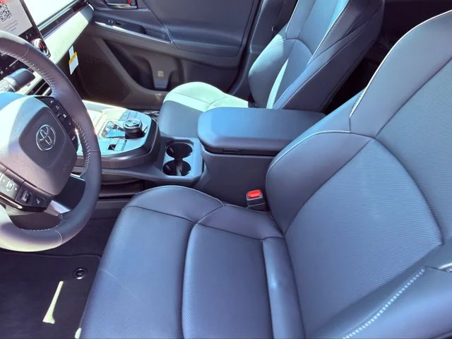 New 2026 Wind Chill Pearl with Midnight Black Metallic roof Toyota Limited image 9