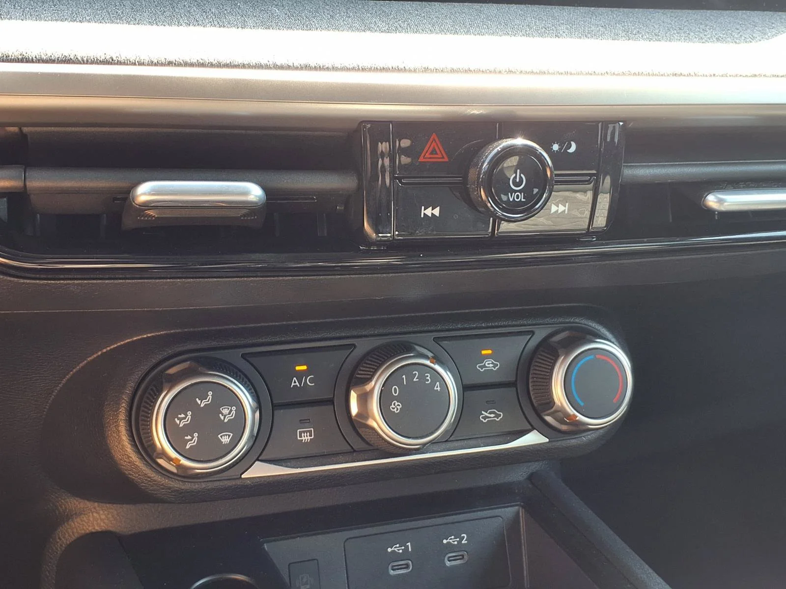 Used 2025 Super Black Nissan SV image 11