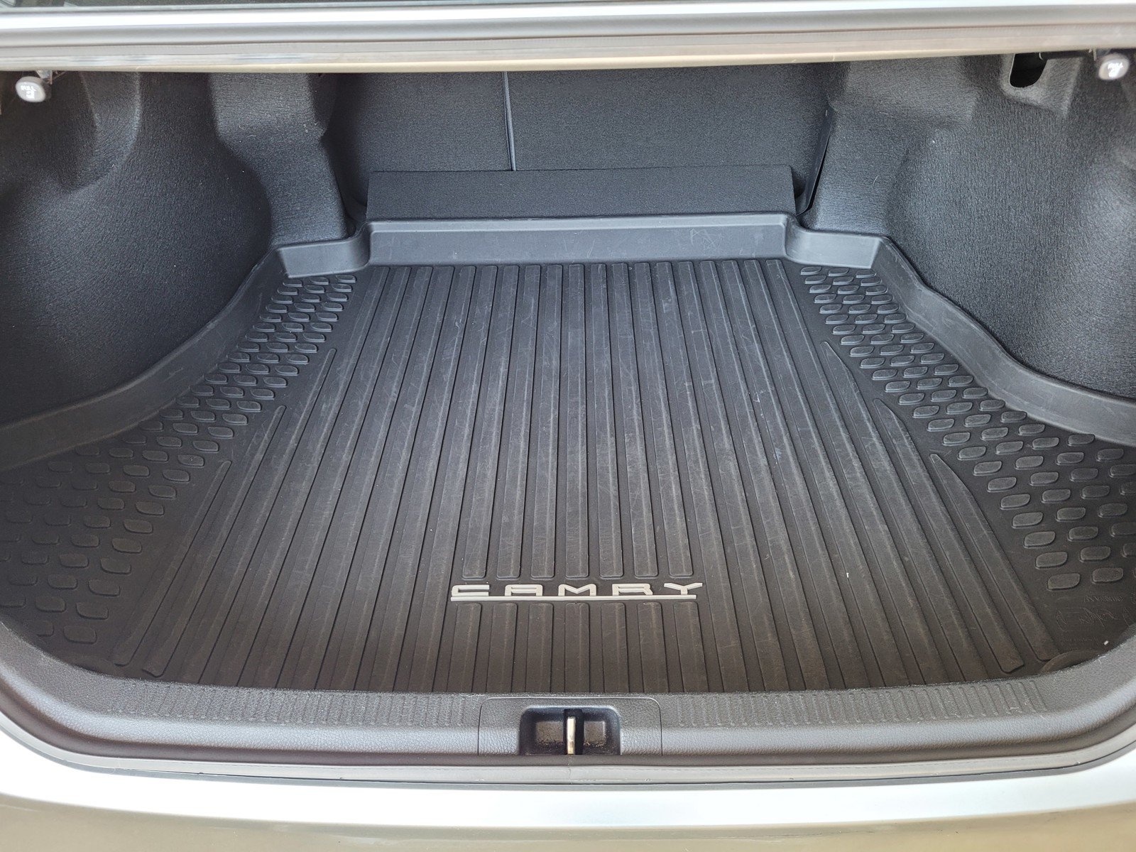 Used 2021 Celestial Silver Metallic Toyota SE image 19