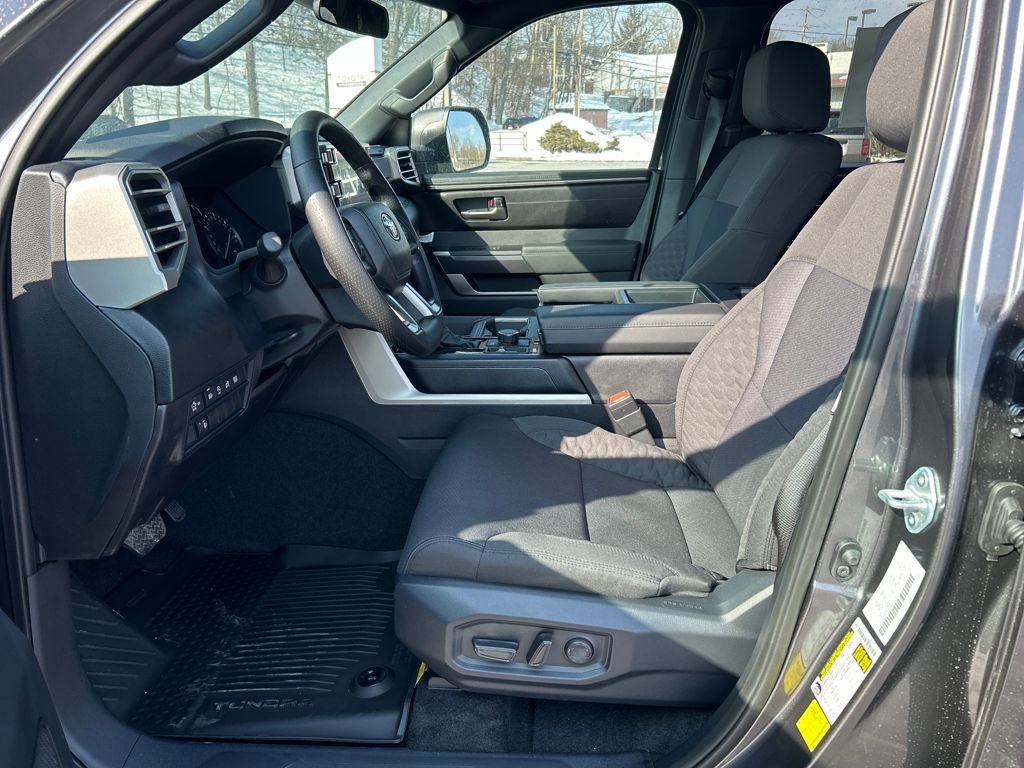 2026 Toyota Tundra SR5 - Photo 17