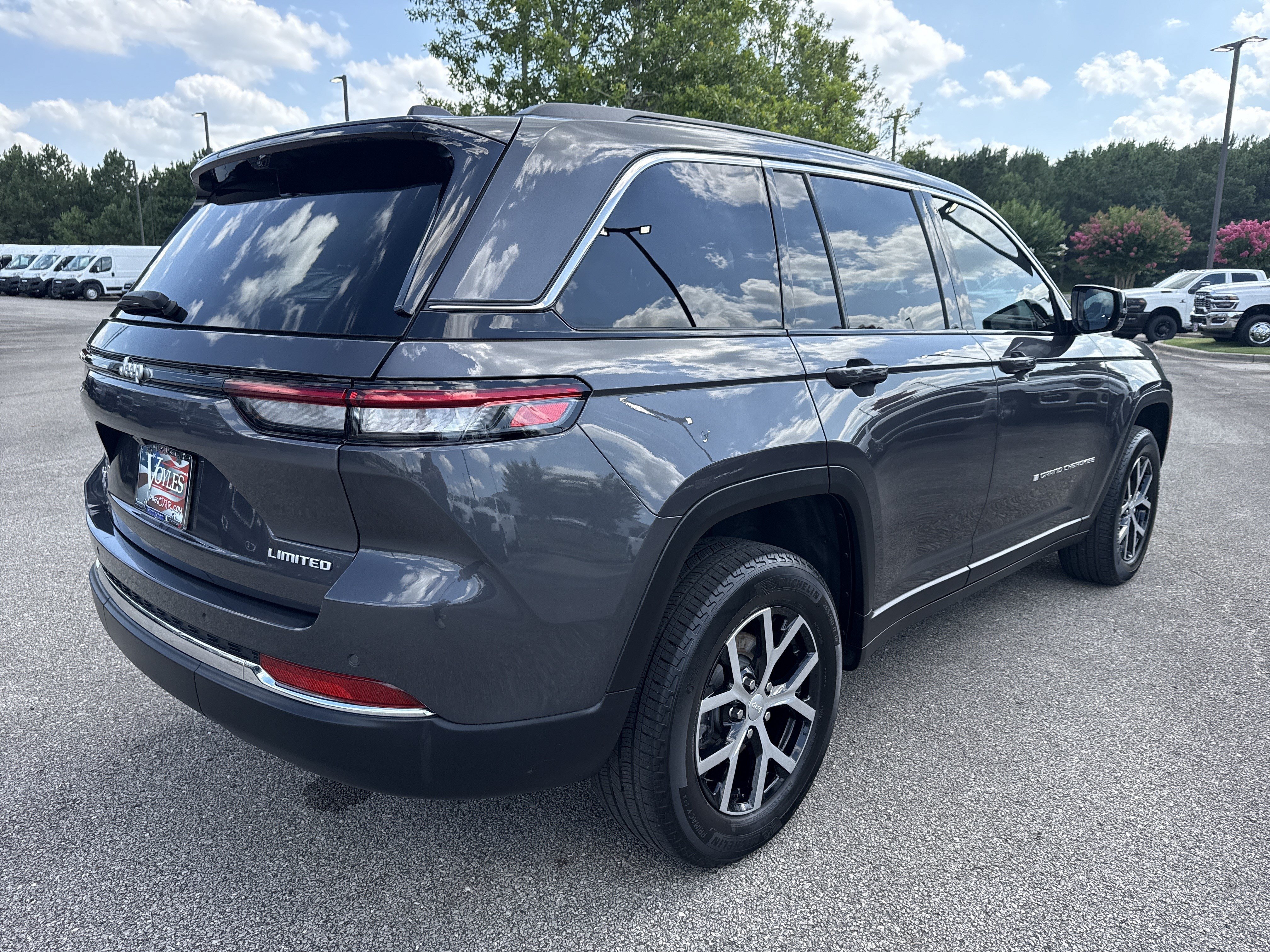 Used 2024 Baltic Gray Metallic Clearcoat Jeep Limited image 13