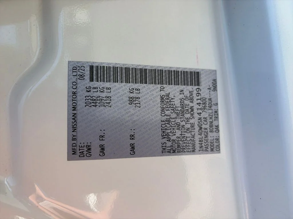 Used 2025 White Nissan 2.5 SV image 29