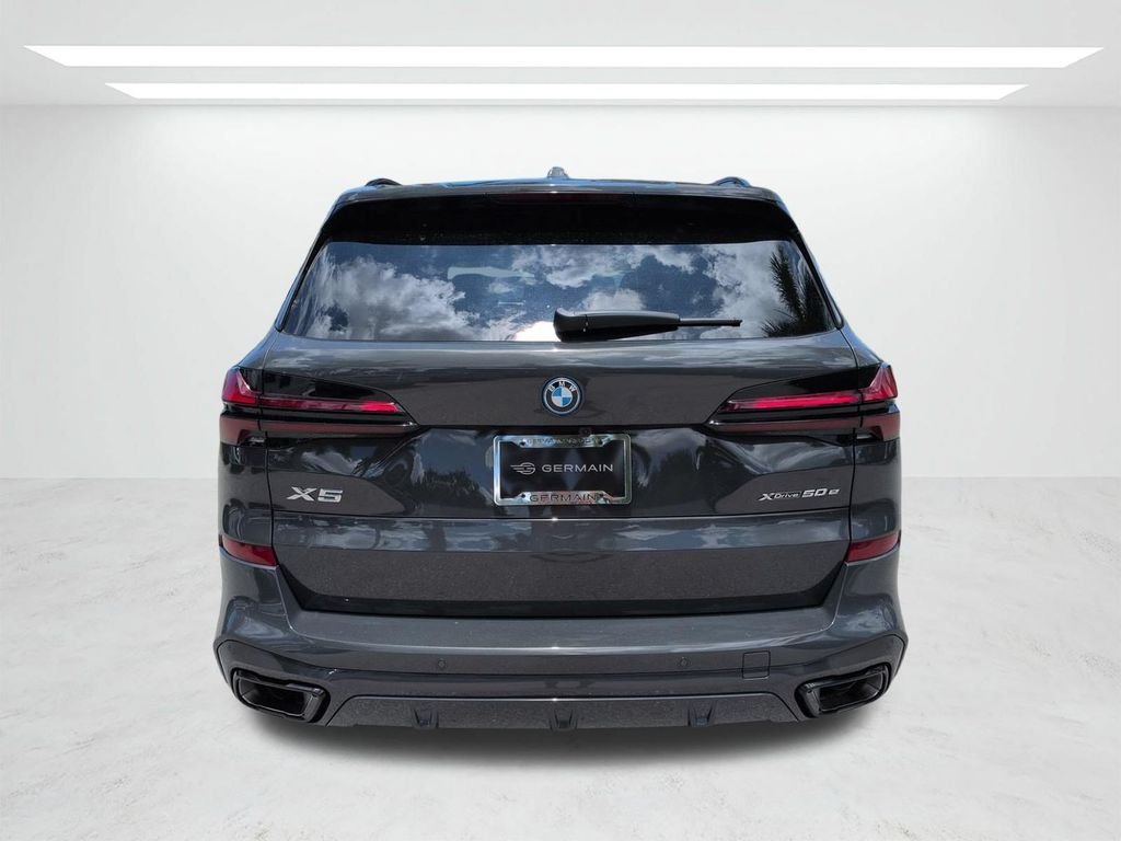 New 2026 Dravit Grey Metallic BMW xDrive50e image 5