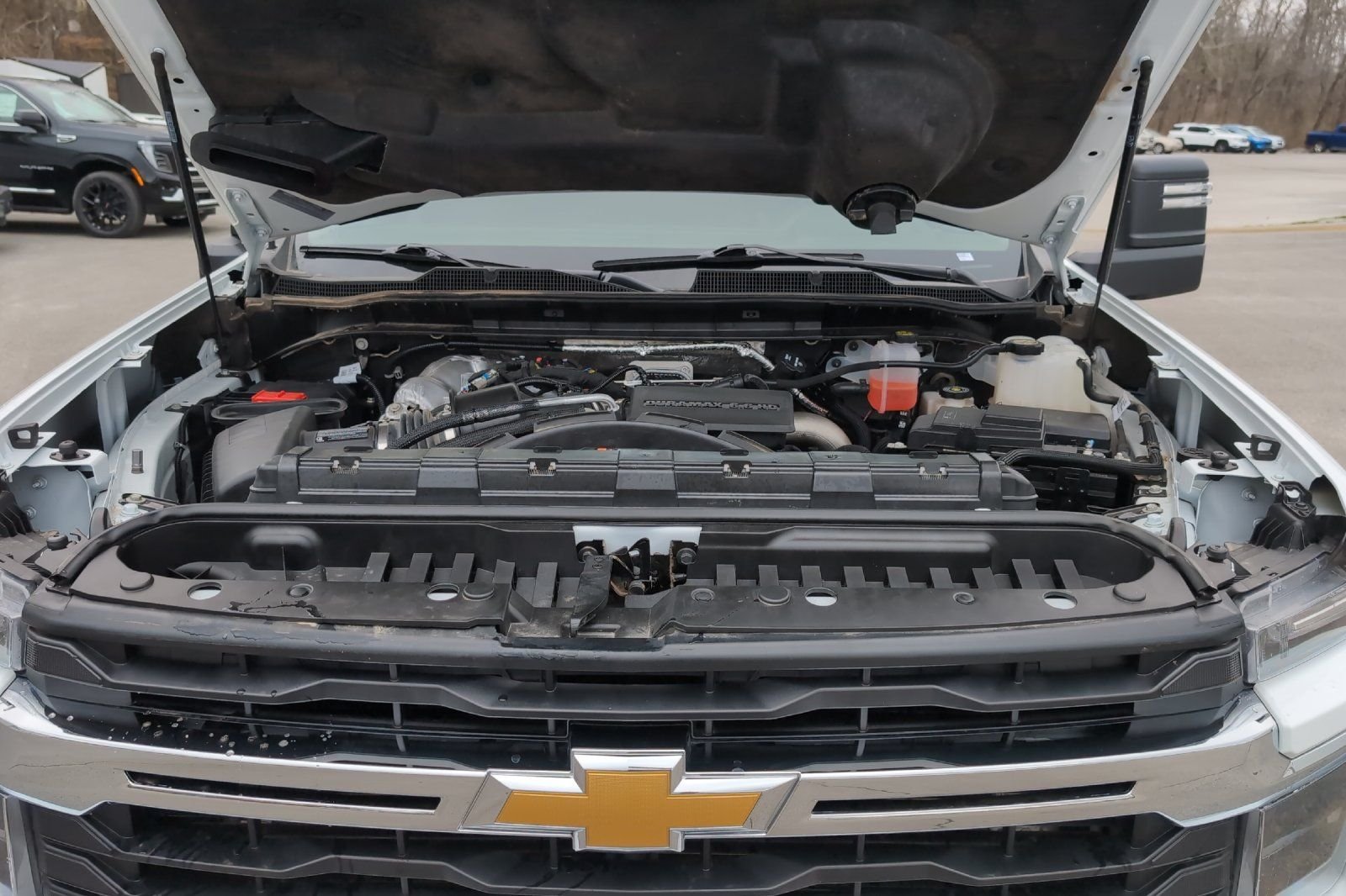Used 2025 White Chevrolet LT image 28