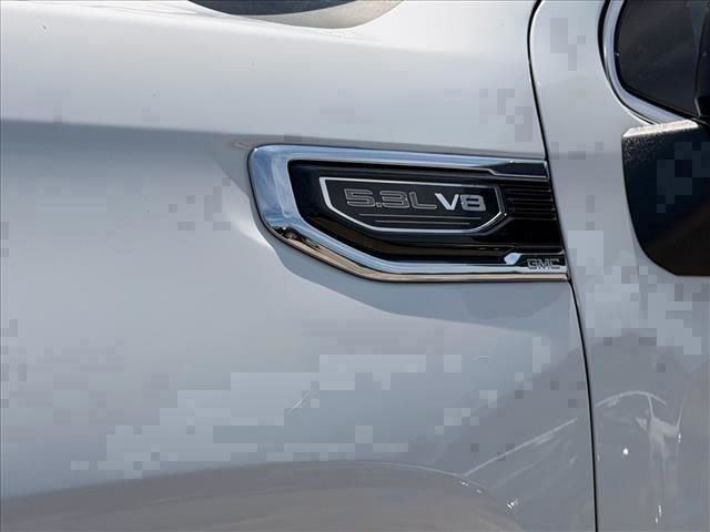 Used 2024 White GMC SLT image 10