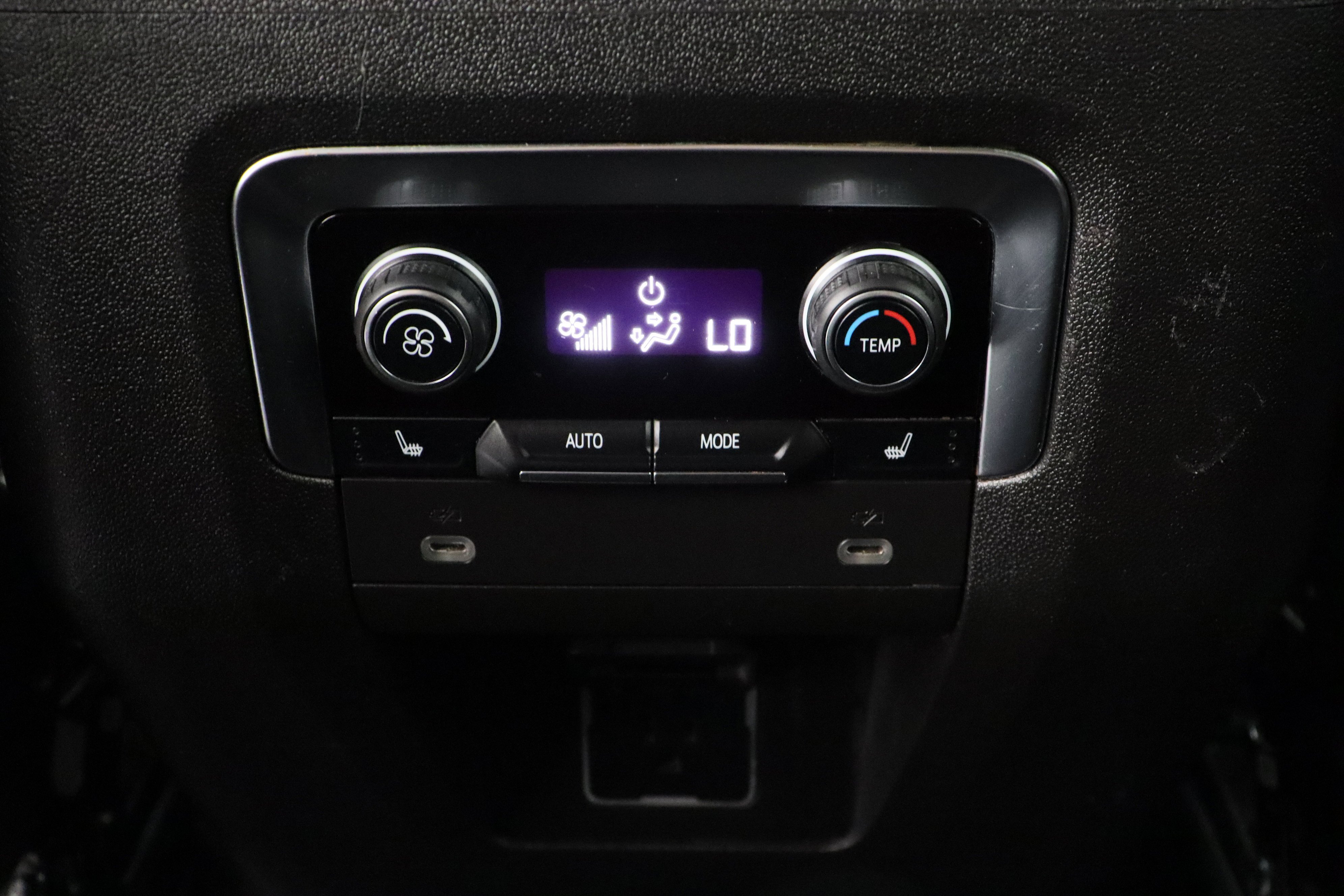 Used 2024 Black Chevrolet Z71 5.3L image 31