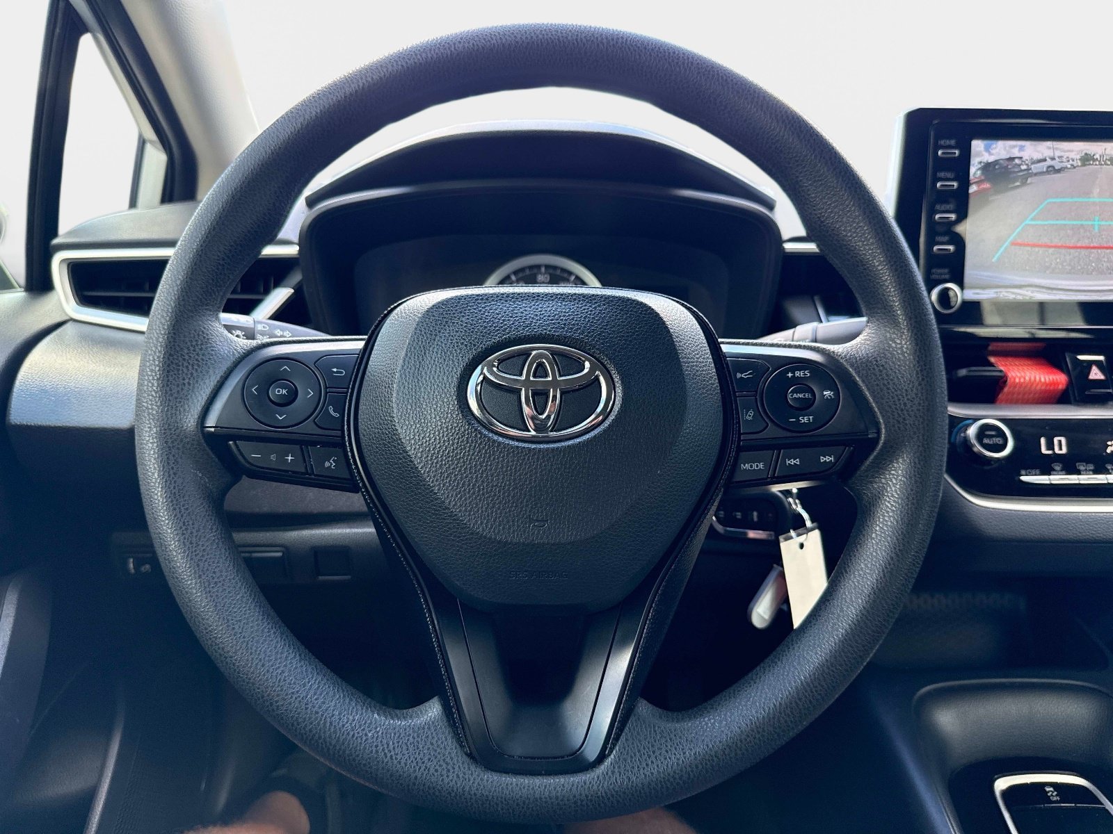 Used 2020 Classic Silver Metallic Toyota LE image 24