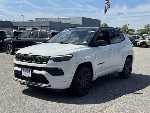 Used 2023 White Jeep Limited image 2