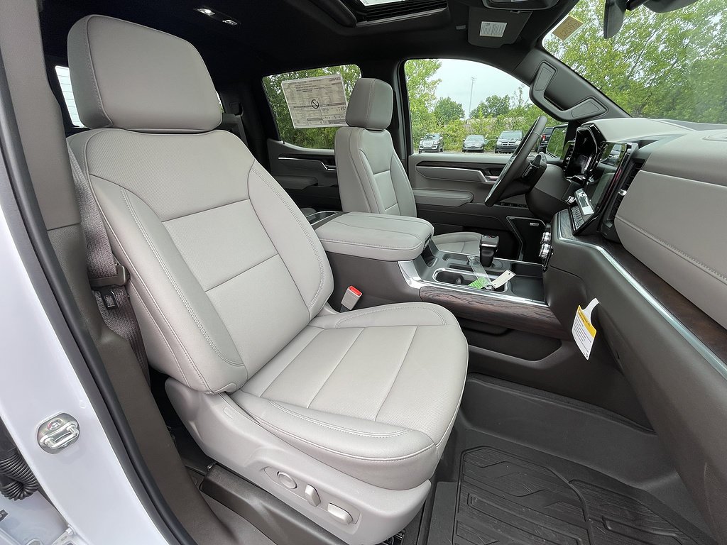 2026 GMC Sierra 1500 SLT - Photo 19