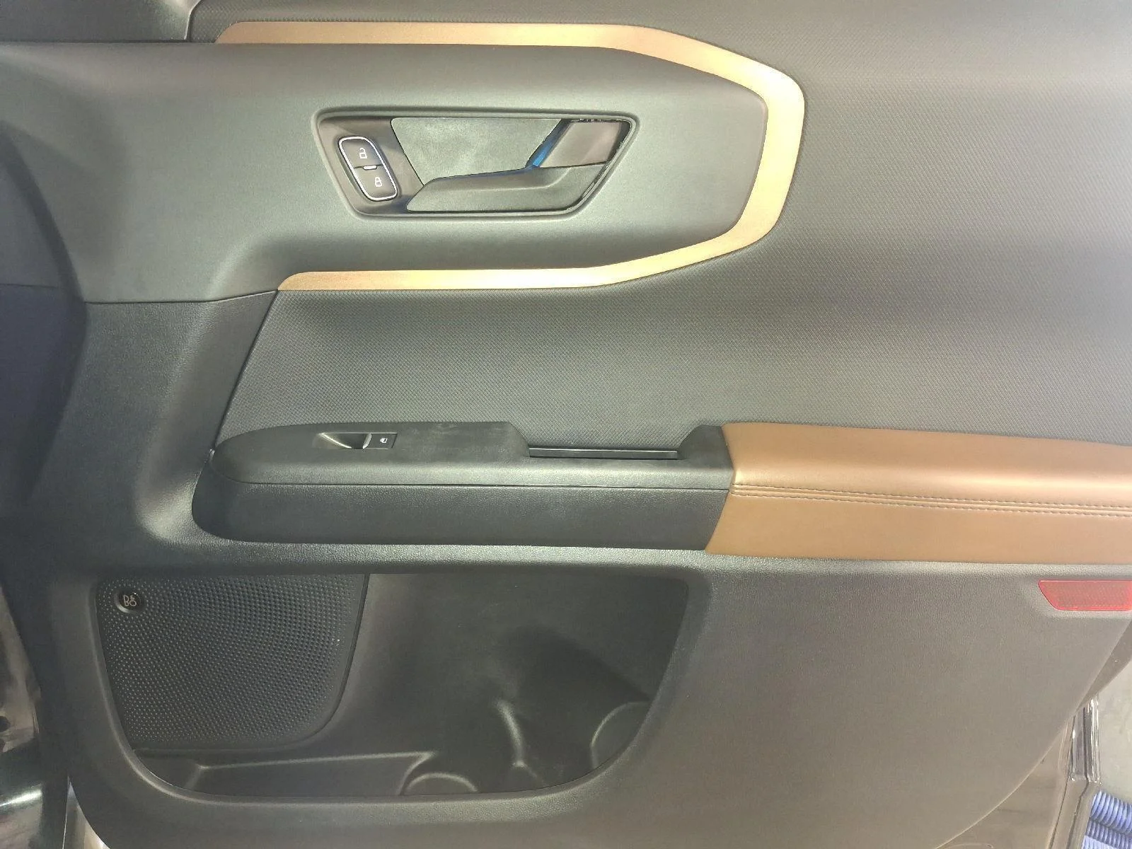 Used 2023 Shadow Black Ford Outer Banks image 15