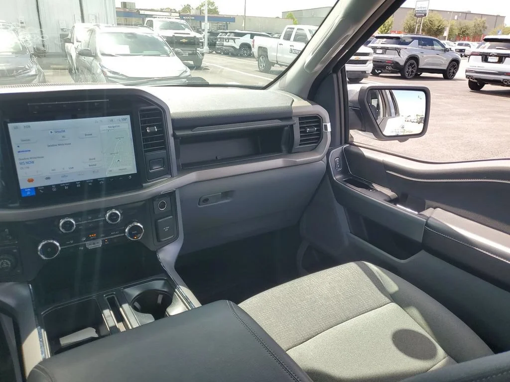 Used 2024 White Ford XLT image 11