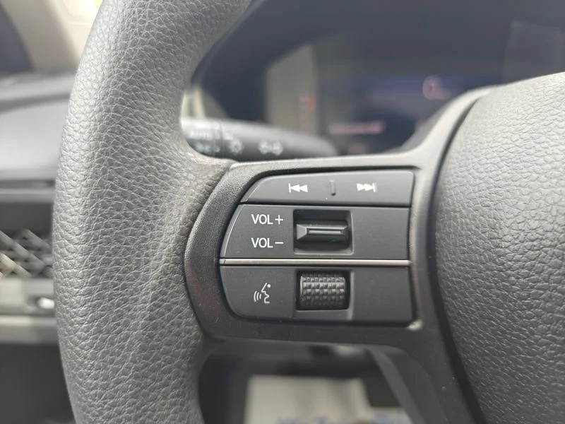 Used 2025  Honda LX image 22