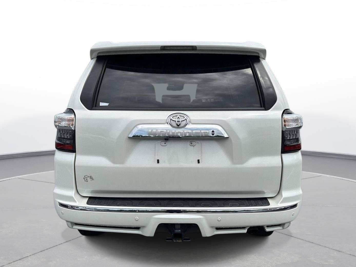 Used 2023 Blizzard Pearl Toyota Limited image 7