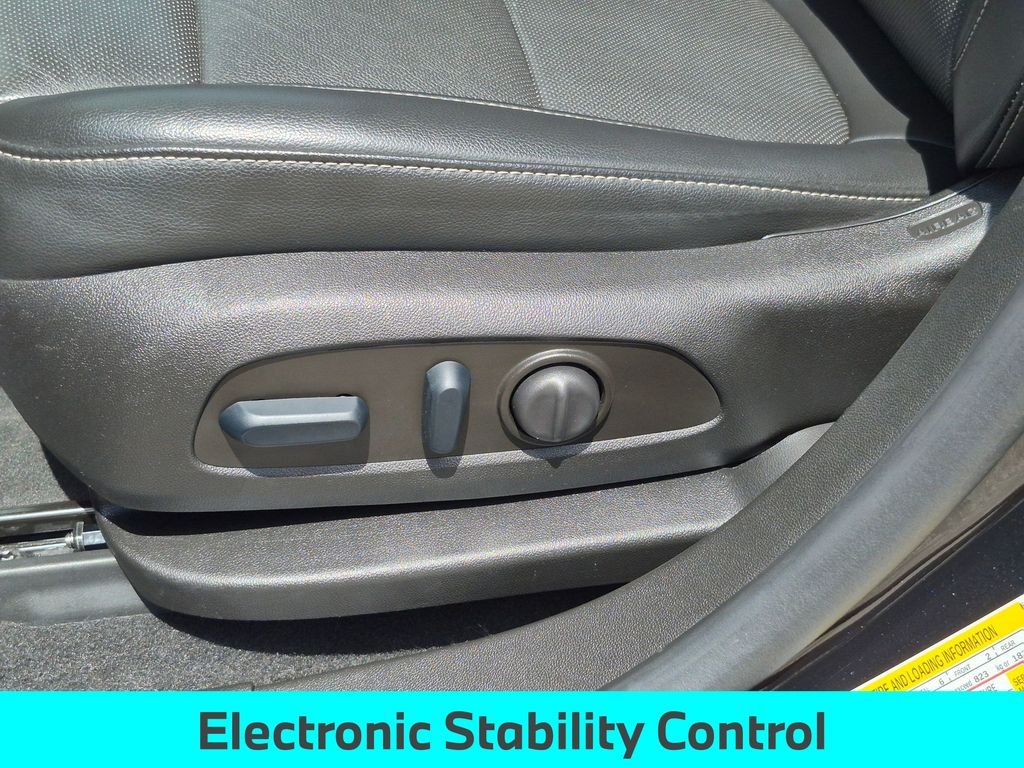 Used 2023 Black GMC SLT image 18