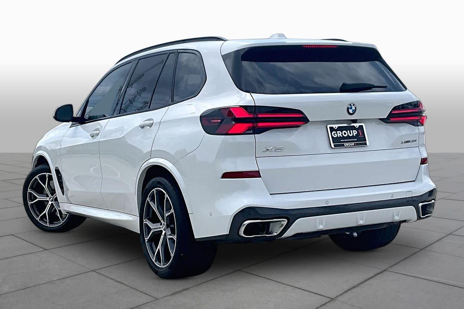 Used 2025 Alpine White BMW xDrive40i image 11