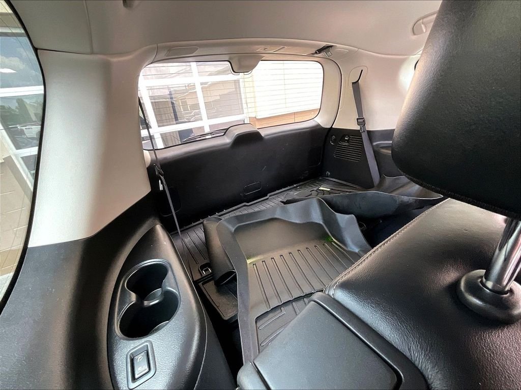 Used 2023 Gray Nissan Platinum image 17