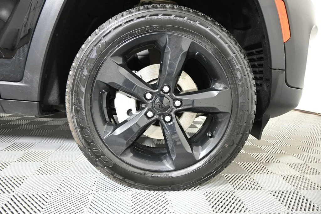 Used 2023 Black Jeep Limited image 11
