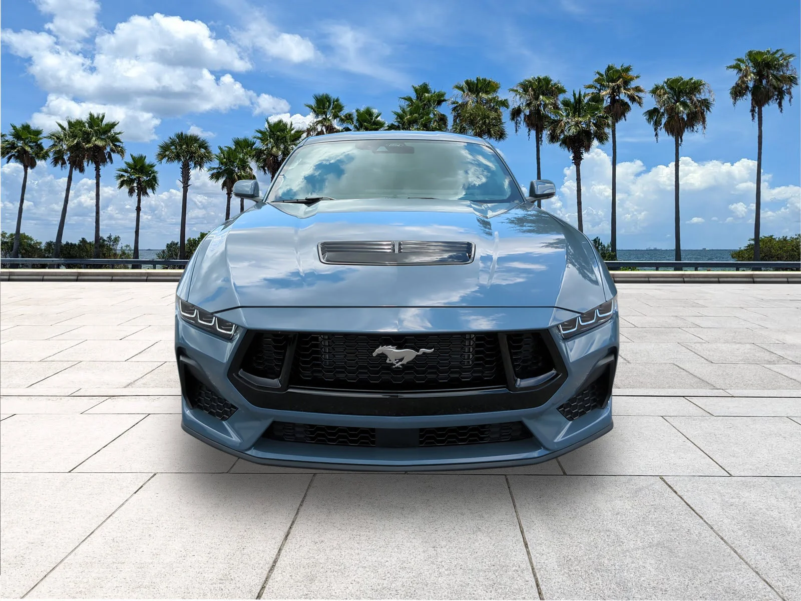 Used 2025 Vapor Blue Metallic Ford GT Premium image 2