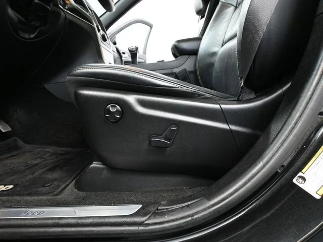 Used 2014 Black Jeep Limited image 21