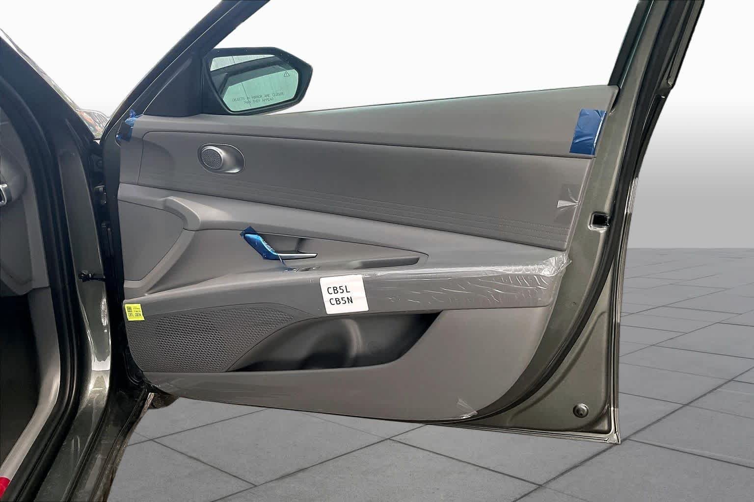 Used 2026 Amazon Gray Hyundai SE image 23