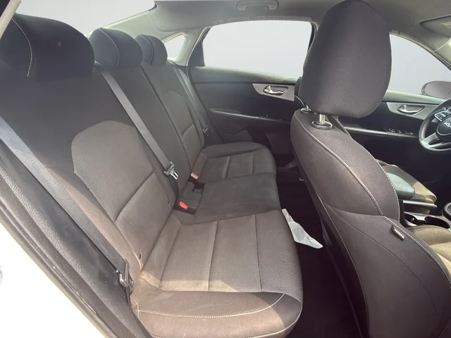 Used 2023 White Kia LXS image 17