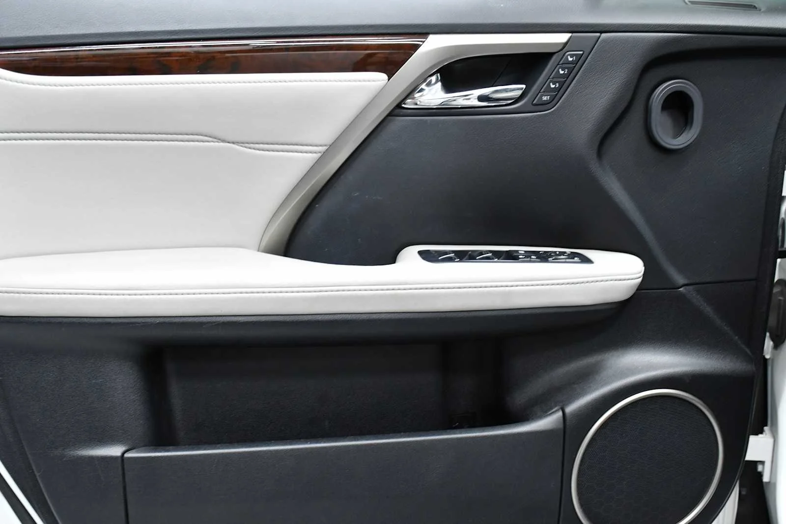 Used 2017 Eminent White Pearl Lexus  image 14