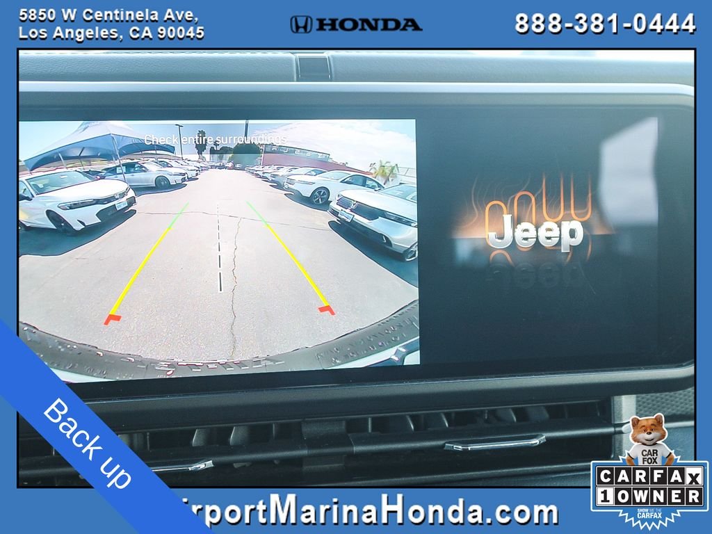 Used 2025 Crystal Metallic Jeep Rubicon image 4