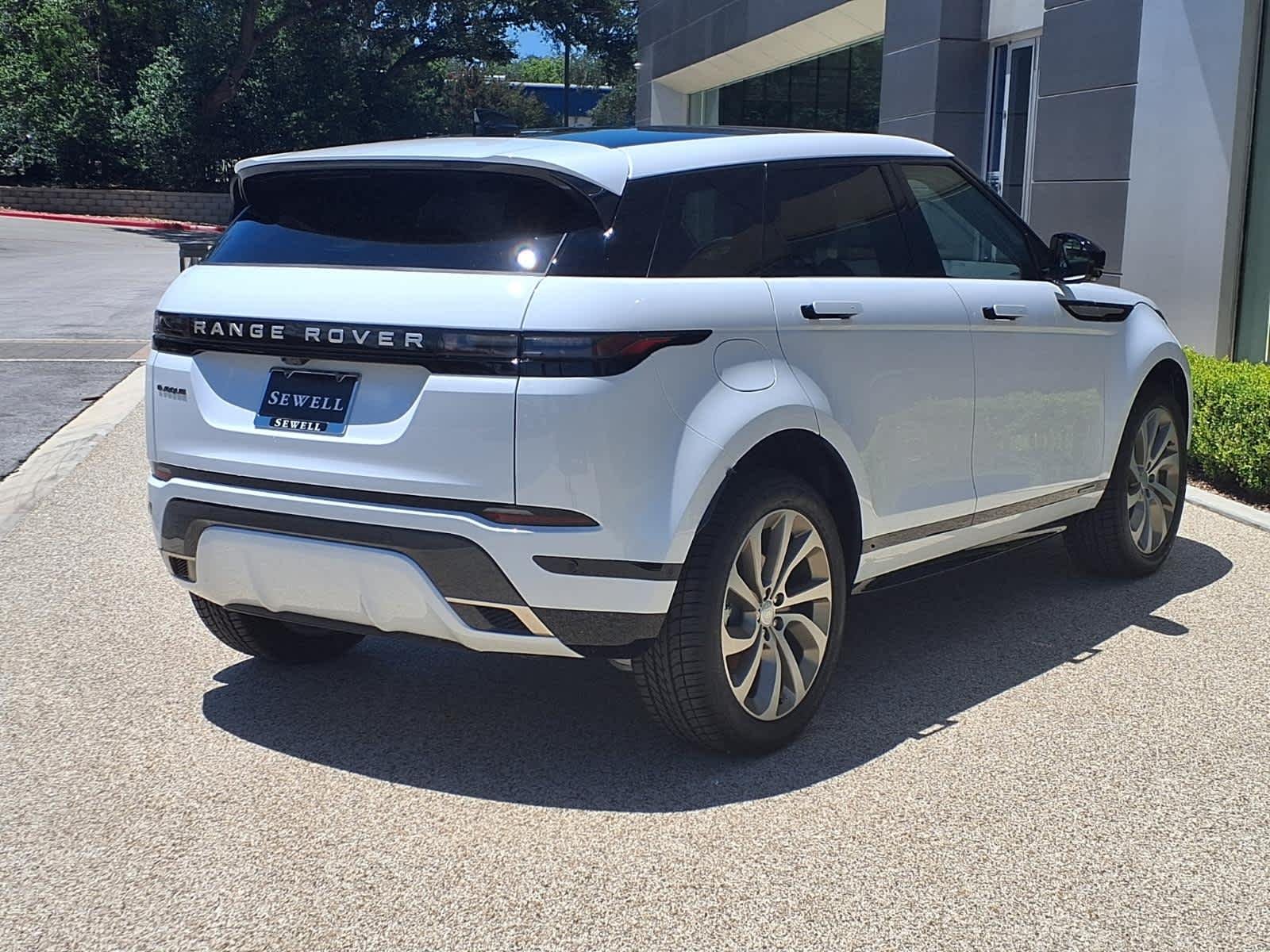 New 2026 Fuji White Land Rover Hoxton Edition image 6