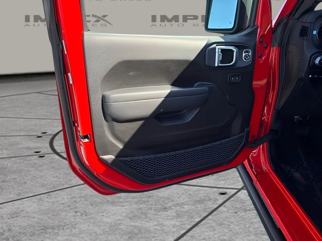 Used 2025 Red Jeep Rubicon 4xe image 27