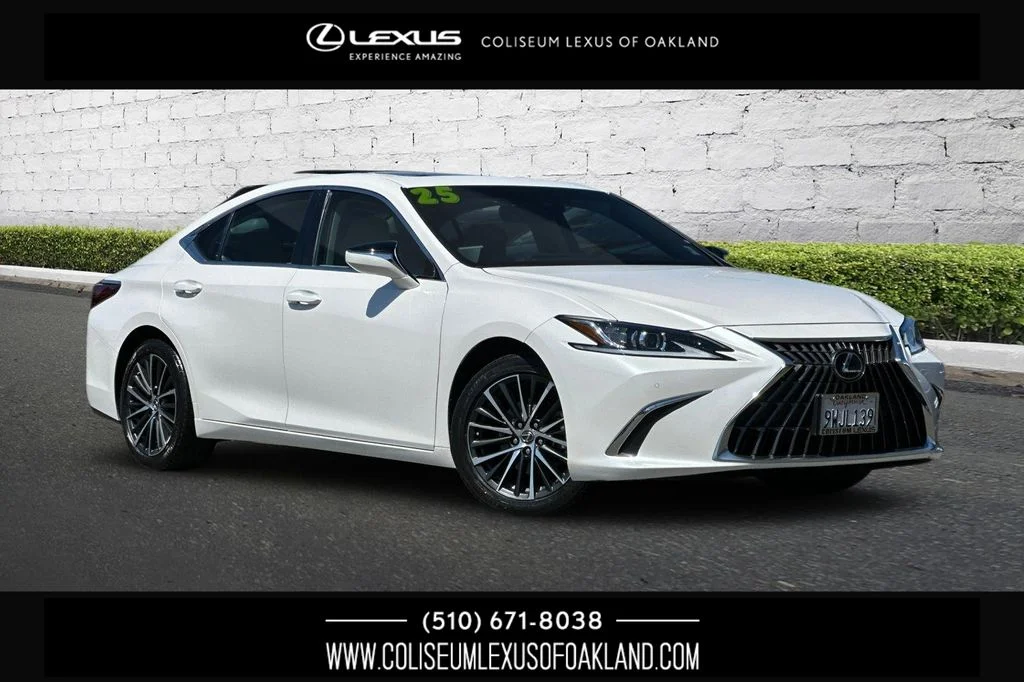 Used 2025 White Lexus 350 image 1