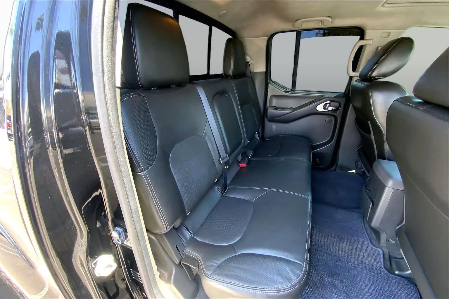 Used 2018 Magnetic Black Nissan PRO-4X image 19