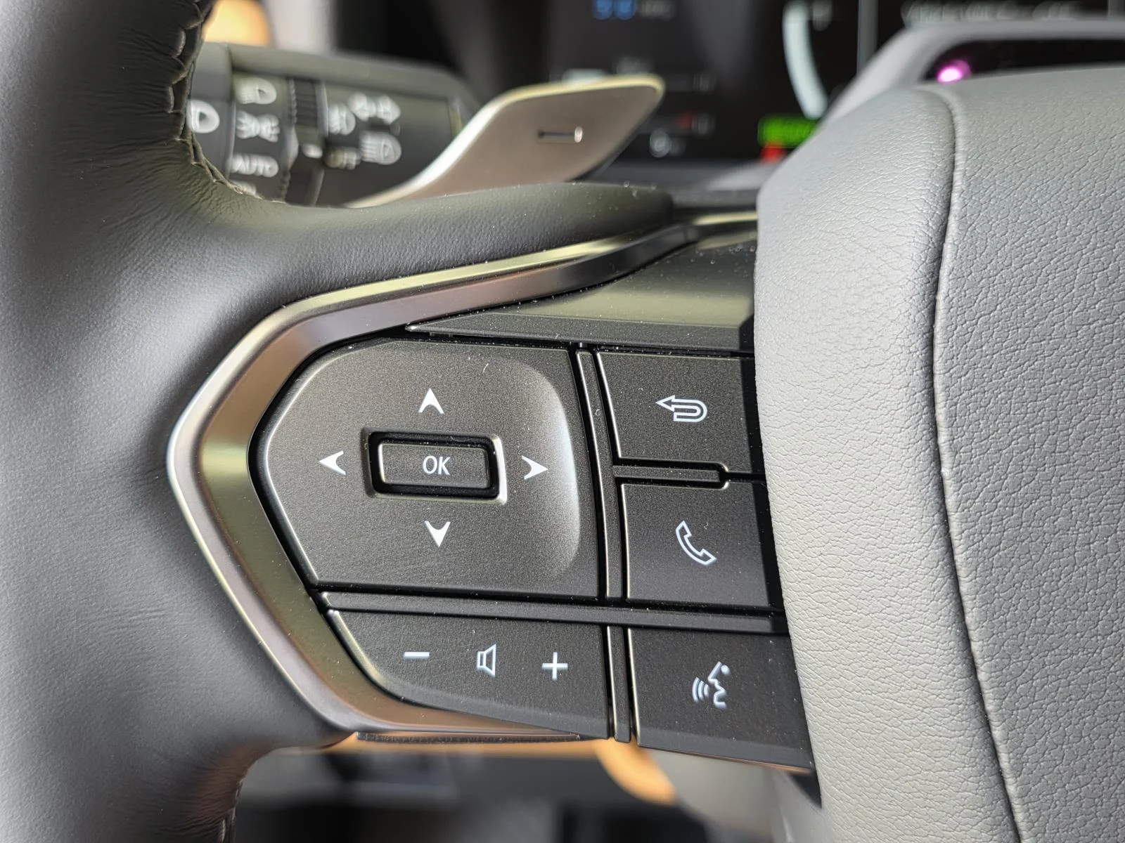 2026 Lexus LX 700h Luxury - Photo 37