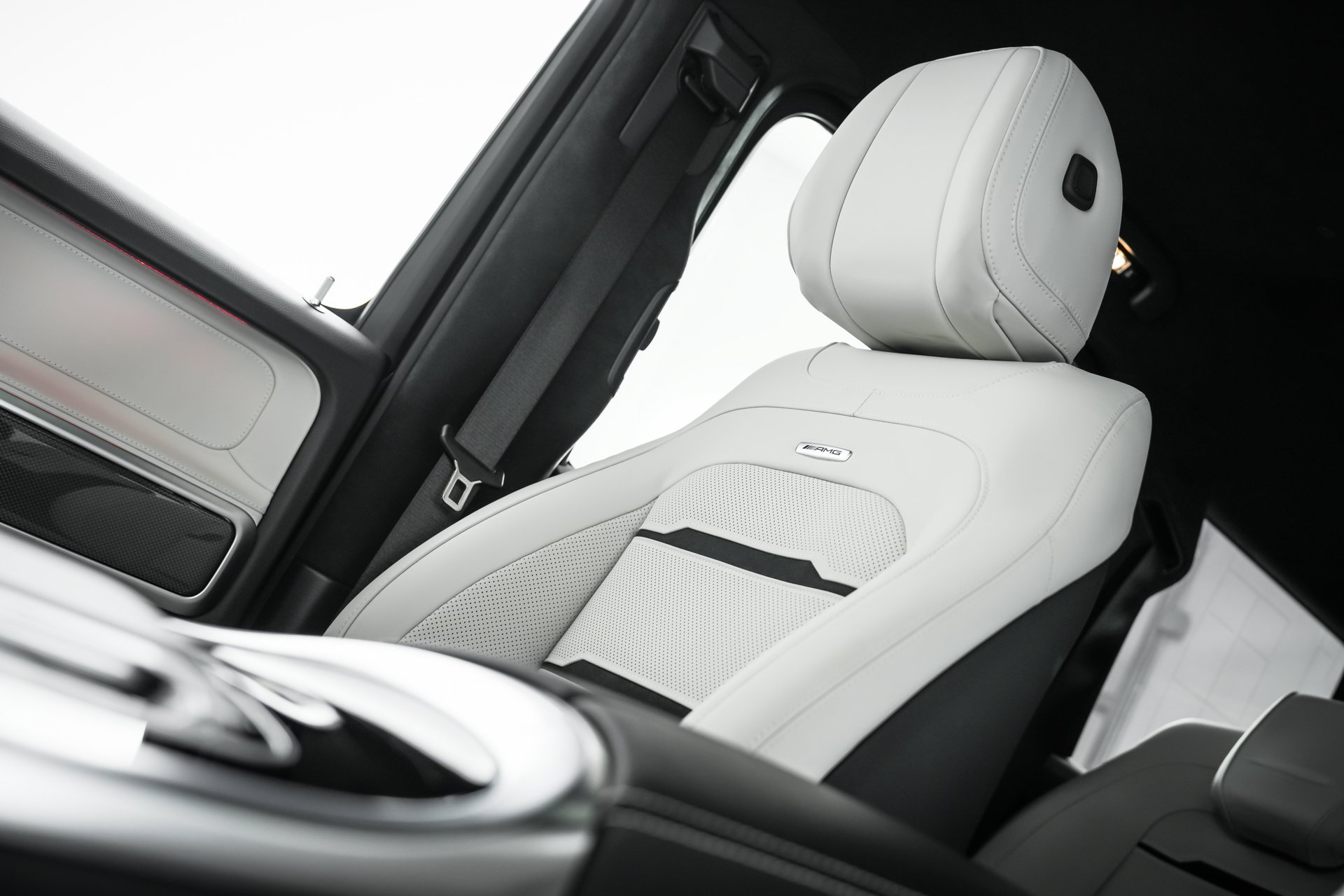 Used 2025  Mercedes-Benz G 63 AMG® image 95