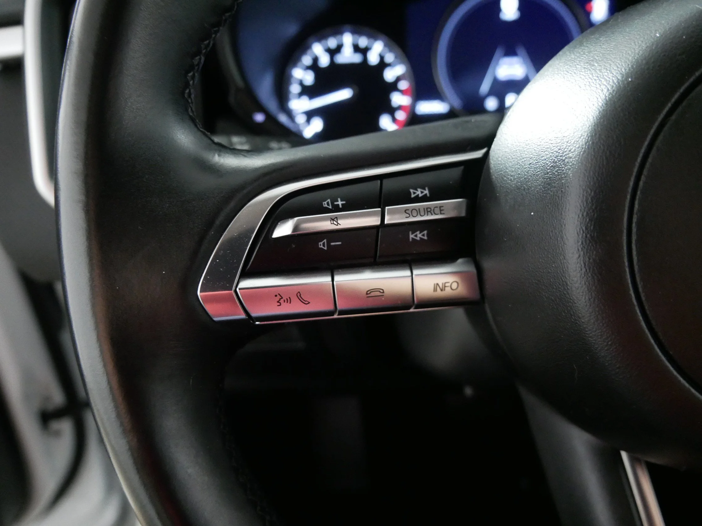 Used 2024 Wind Chill Pearl Mazda 2.5 S Preferred Package image 27