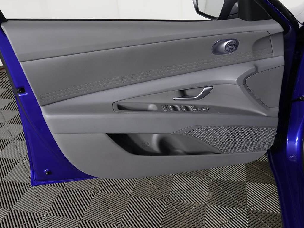 Used 2025 Blue Hyundai SE image 20