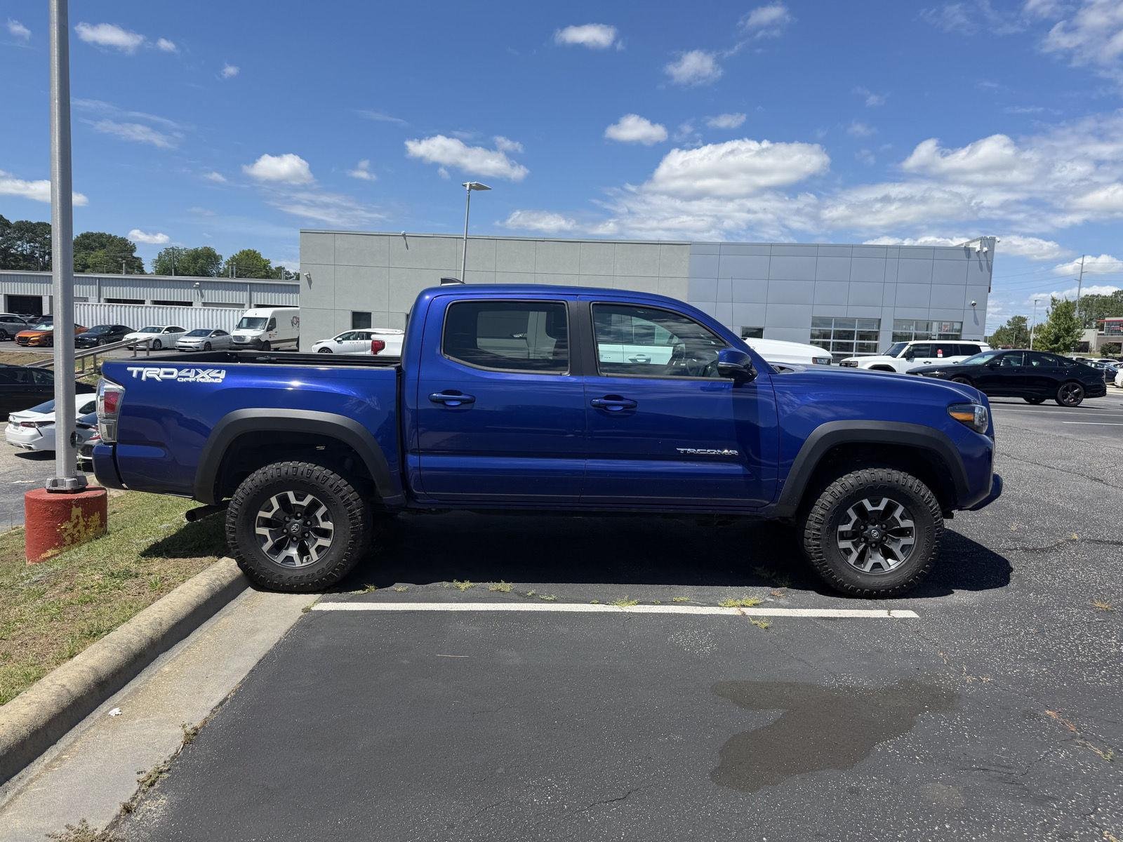 Used 2023 Blue Crush Metallic TOYOTA  image 7