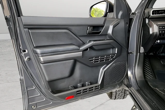 Used 2025  Toyota SR5 image 17