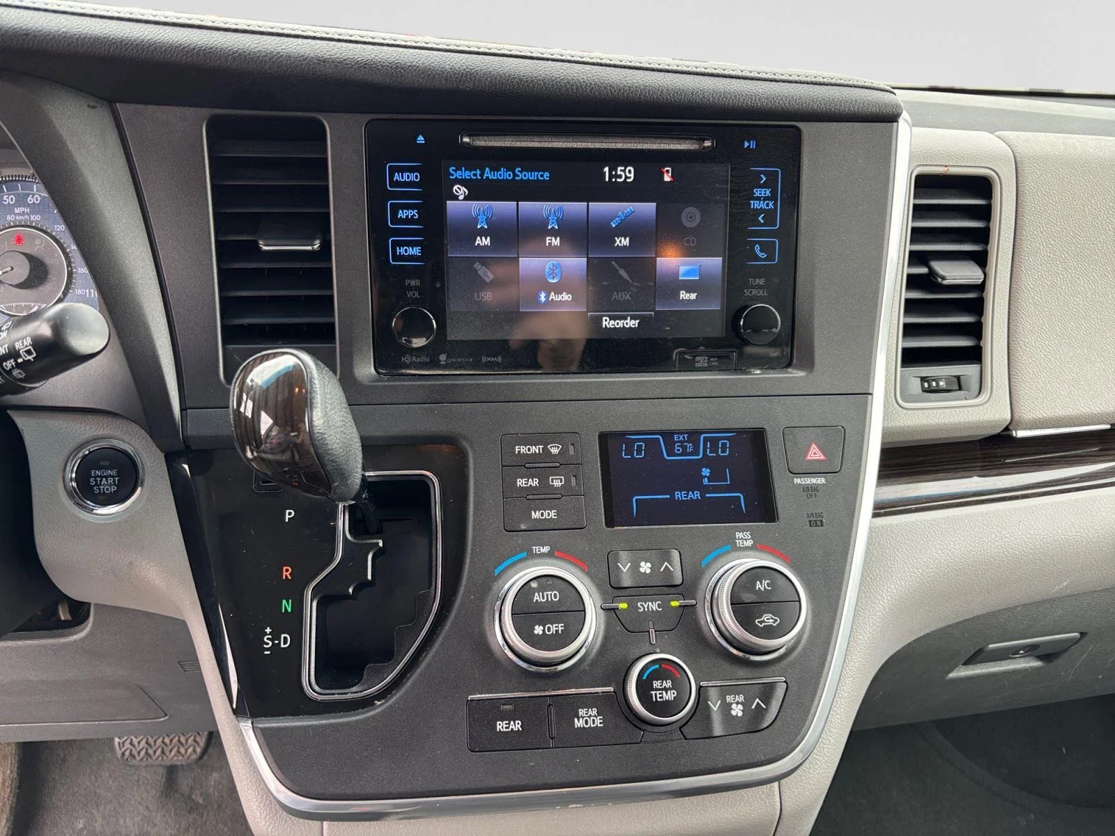 Used 2016 Blizzard Pearl Toyota XLE Premium 8-Passenger image 12
