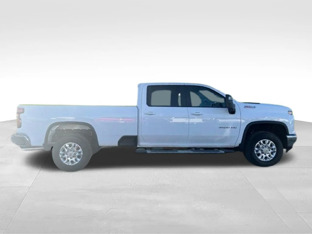 2025 Chevrolet Silverado 3500HD LT - Photo 6