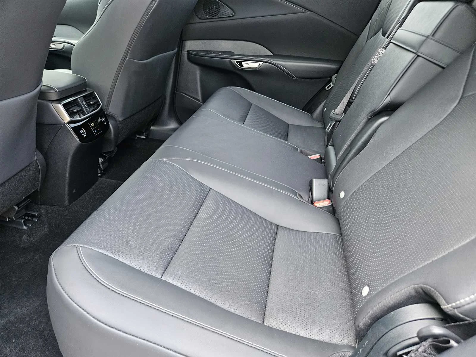 Certified Used 2025 IRIDIUM Lexus Premium Plus image 22