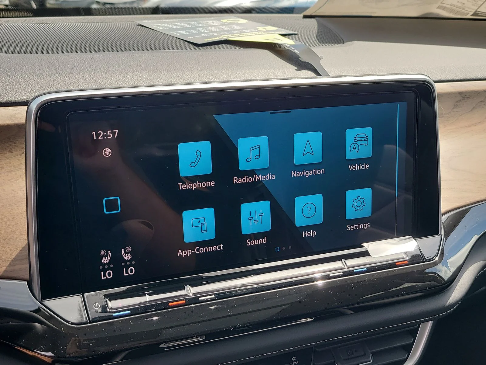 2026 Volkswagen Atlas SE w/Tech - Photo 23
