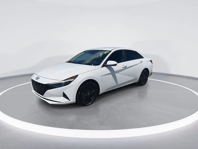 Used 2023 White Hyundai Blue image 4