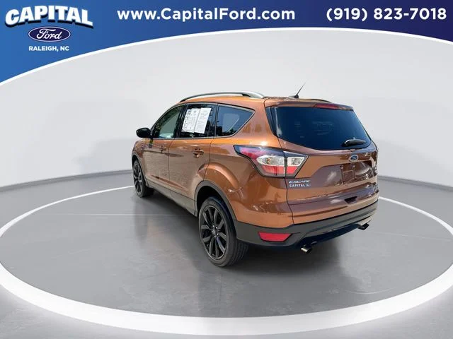 Used 2017 Red Ford SE image 6