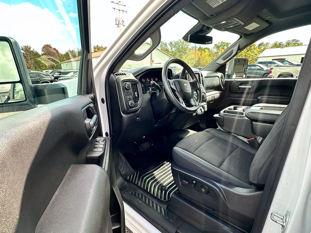 Used 2026 Summit White Chevrolet Custom image 12