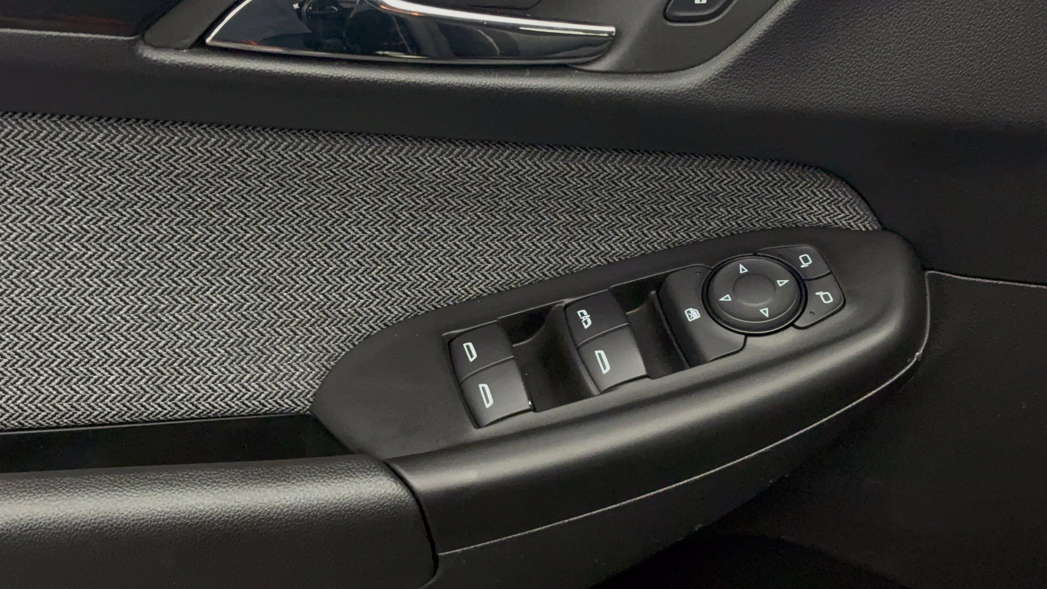 Used 2025 Mosaic Black Metallic Chevrolet LT image 14