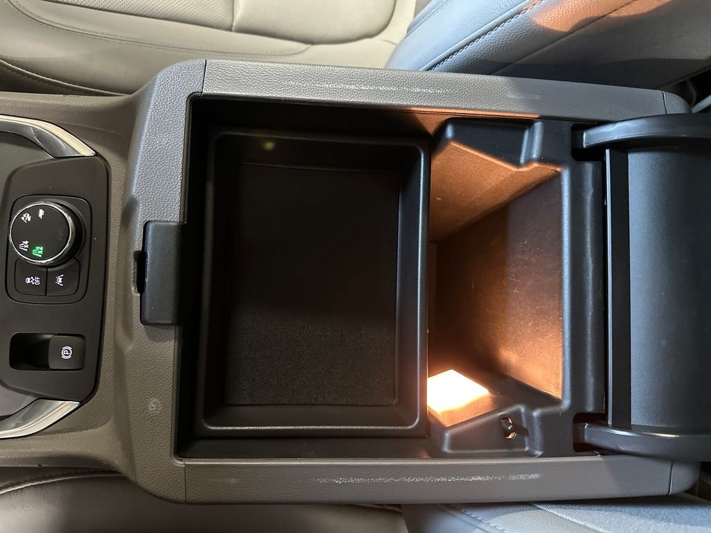 Used 2019 White Chevrolet Premier image 28