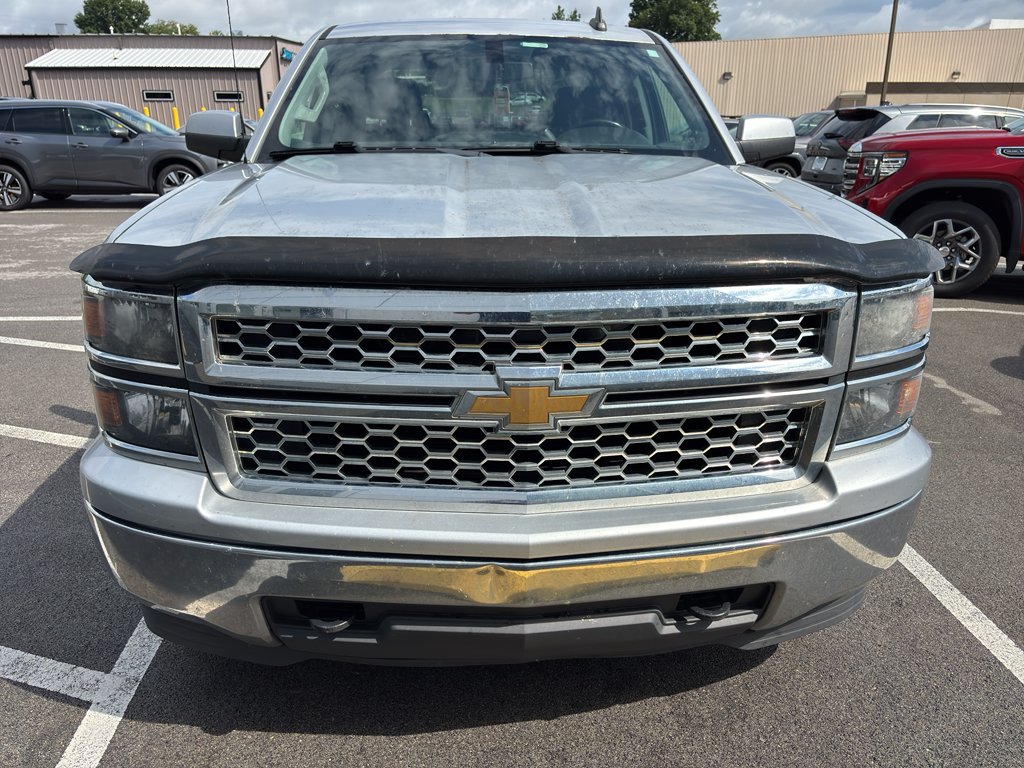 Used 2015 Silver Ice Metallic Chevrolet LT image 4