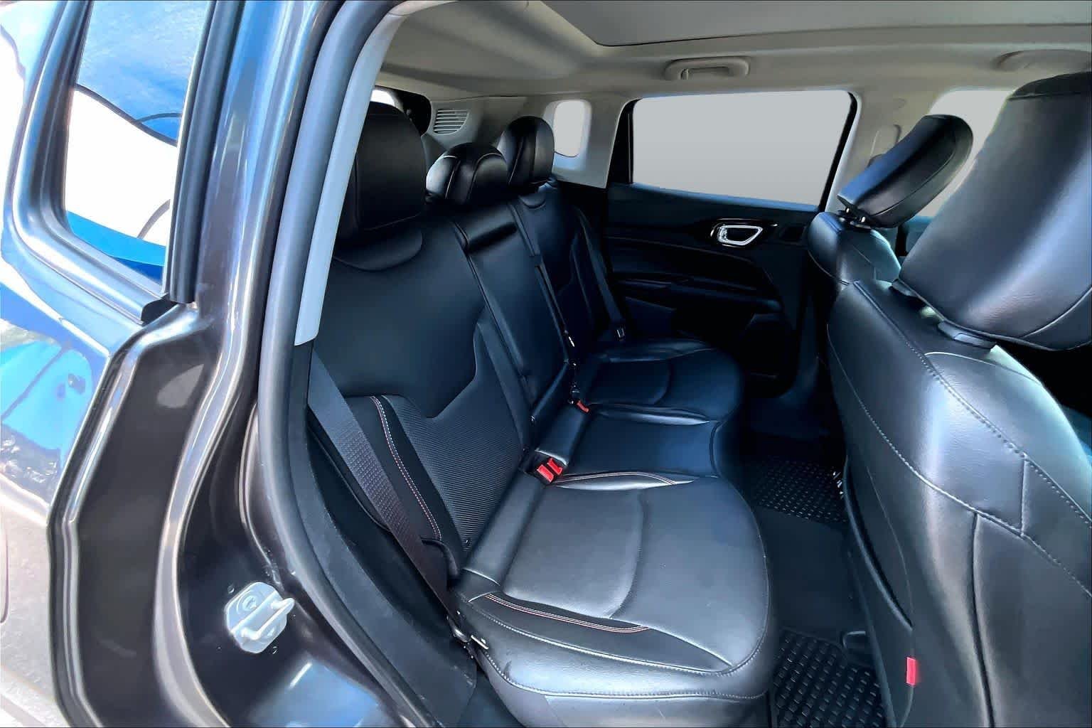 Used 2022 Granite Crystal Metallic Clearcoat Jeep Trailhawk image 20
